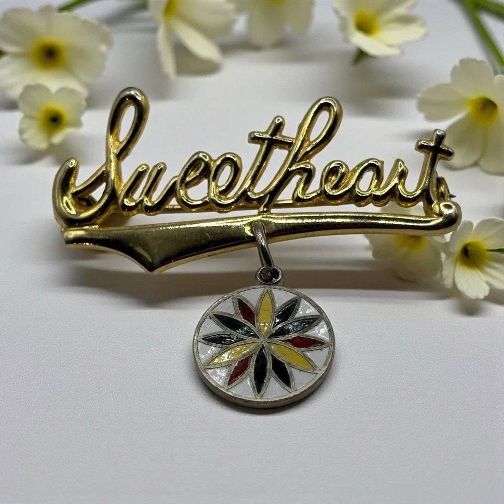 Sweetheart Brooch Pin Dutch Hex Enamel Dangle Charm Gold Tone Vintage‎ Gift Love